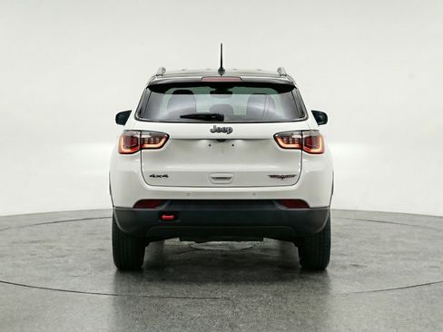 Used 2025 Jeep Compass Trailhawk AWD/4WD image 7