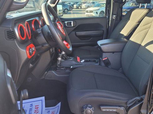 Used 2022 Jeep Gladiator Sport image 5