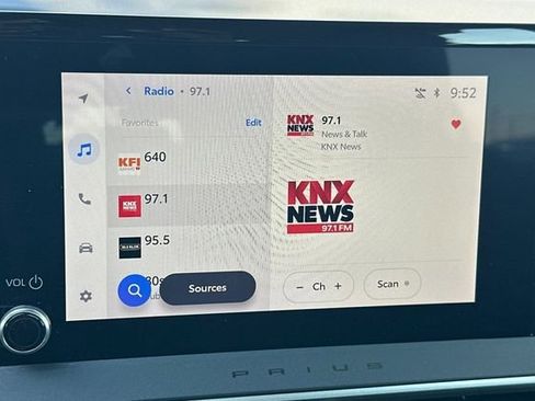 Used 2024 Toyota Prius LE image 21