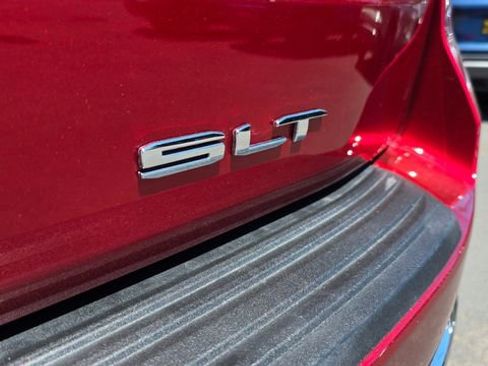 Used 2023 GMC Yukon SLT image 7