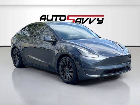 Used 2024 Tesla Model Y Performance AWD/4WD image 1