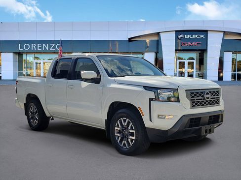 Used 2022 Nissan Frontier SV image 3