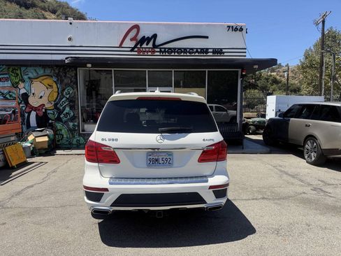 Used 2014 Mercedes-Benz GL 550 4MATIC image 4