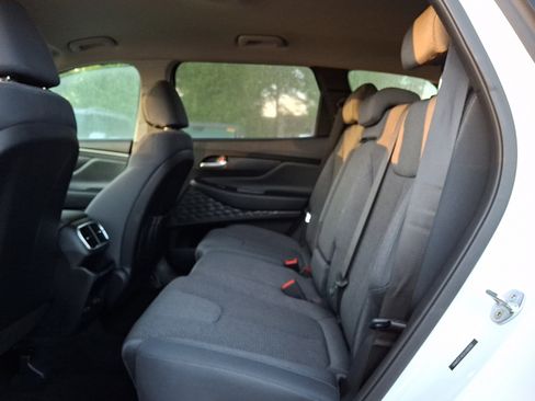 Used 2020 Hyundai Santa Fe SE AWD/4WD image 10