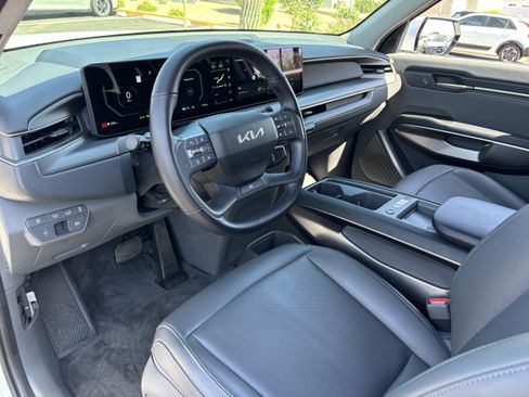 Certified 2026 Kia EV9 Light RWD image 16