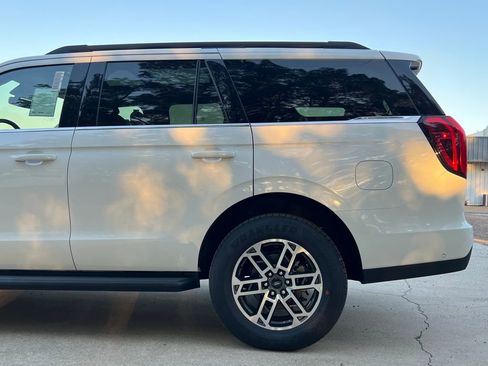 New 2025 Ford Expedition Active image 35