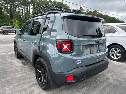 Used 2018 Jeep Renegade Altitude w/ Popular Equipment Group FWD image 4
