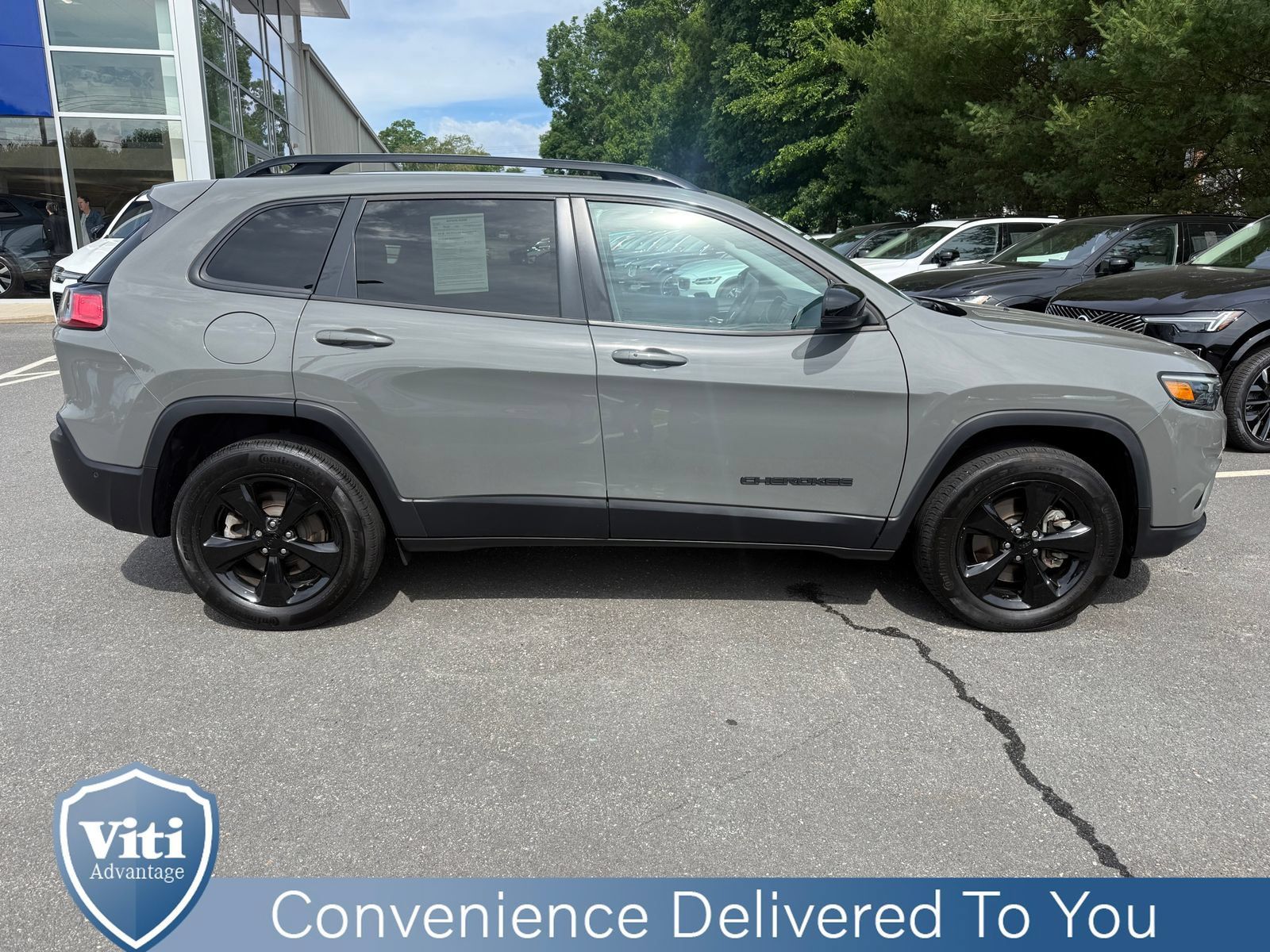 Used 2023 Jeep Cherokee Altitude Lux AWD/4WD image 9