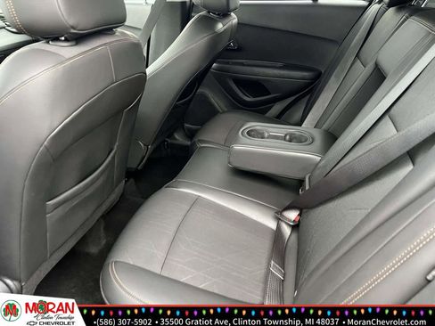 Certified 2022 Chevrolet Trax LT w/ LT Convenience Package image 12