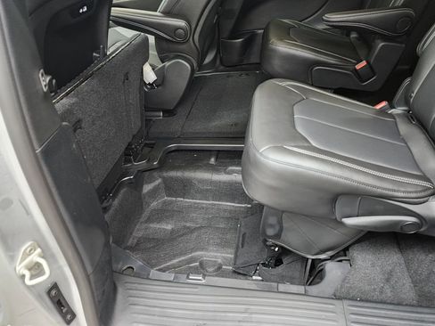 New 2026 Chrysler Pacifica Select image 35