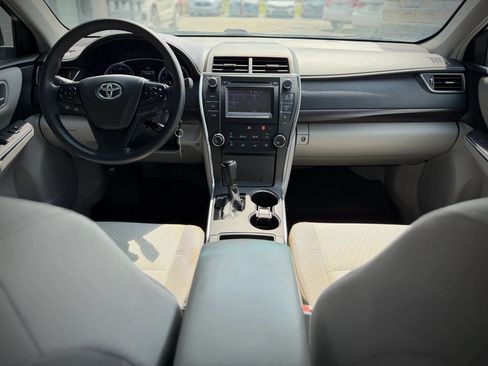 Used 2017 Toyota Camry LE FWD image 8