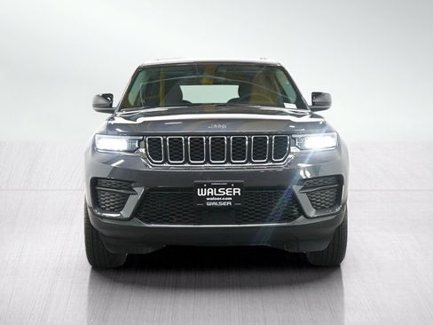 Used 2023 Jeep Grand Cherokee Laredo X AWD/4WD image 8