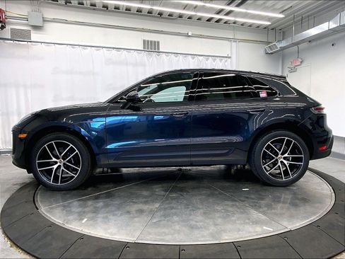 Used 2023 Porsche Macan Turbo AWD/4WD image 2