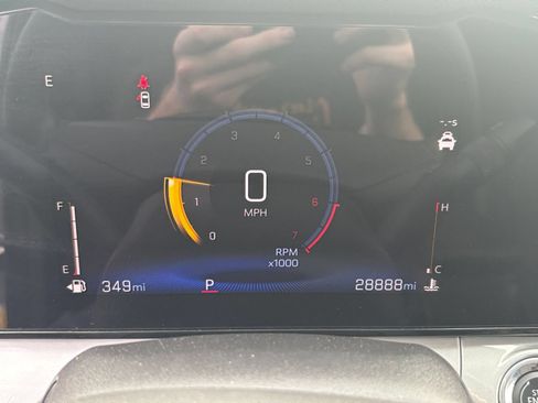 Used 2025 Chevrolet Trax LT FWD image 39