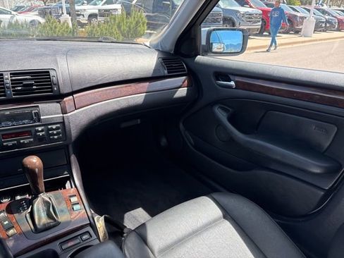 Used 2004 BMW 325i Sedan RWD image 18