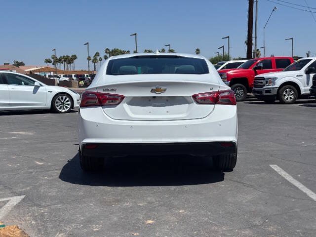 Used 2022 Chevrolet Malibu LT FWD image 4