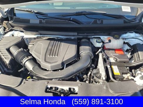 Used 2024 Chevrolet Traverse LT FWD image 30