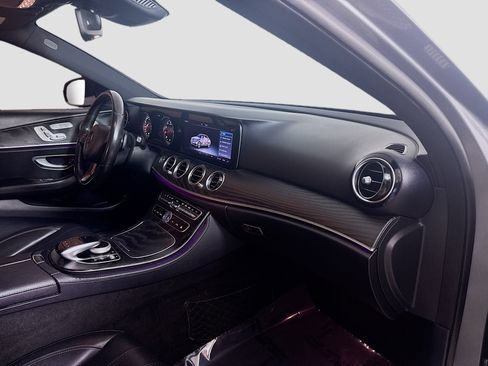 Used 2018 Mercedes-Benz E 300 4MATIC w/ Premium 2 Package (Q02) image 30