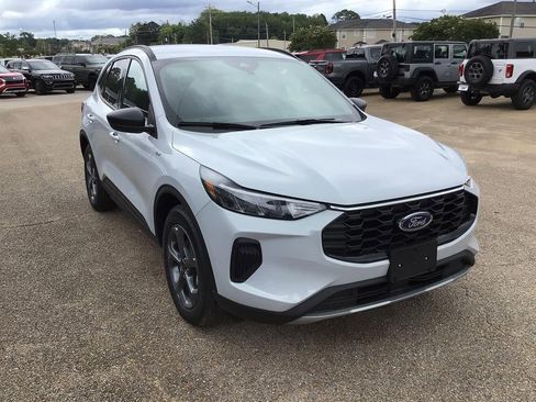 New 2025 Ford Escape ST-Line w/ Equipment Group 301A image 9