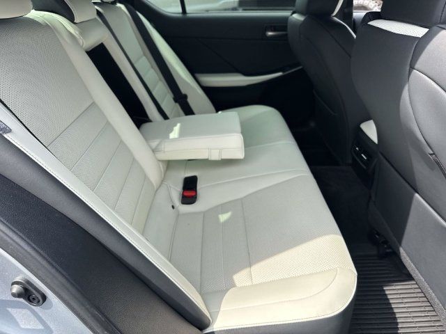 Used 2022 Lexus IS 350 F Sport RWD image 12