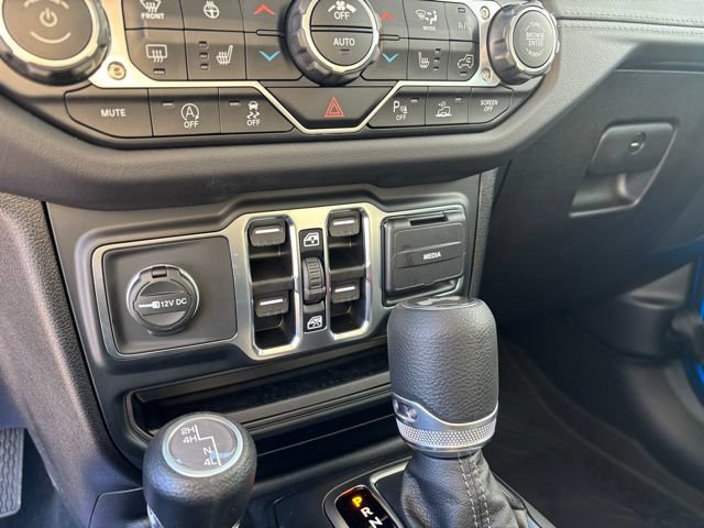 New 2025 Jeep Wrangler Unlimited Sahara w/ Safety Group AWD/4WD image 18