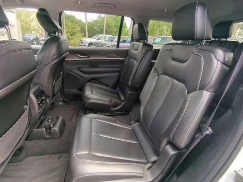 Certified 2023 Jeep Grand Cherokee L Limited AWD/4WD image 17