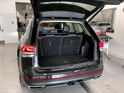 Used 2025 Volkswagen Atlas SE AWD/4WD image 36