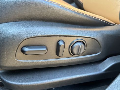 Used 2021 Chevrolet Equinox Premier image 29