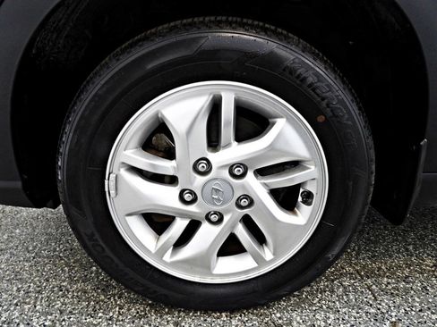 Used 2021 Hyundai Venue SE w/ Cargo Package FWD image 18