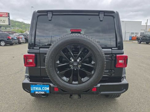 Used 2021 Jeep Wrangler Unlimited Sahara AWD/4WD image 4