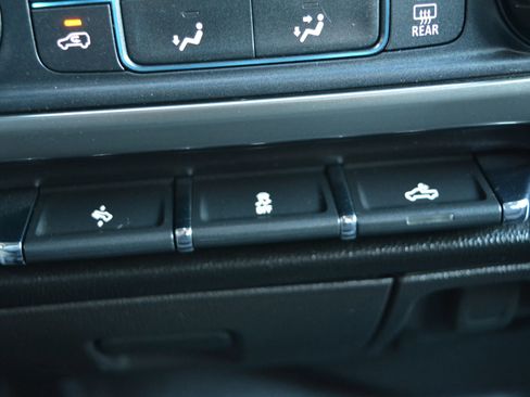 Used 2018 Chevrolet Silverado 1500 LT image 21