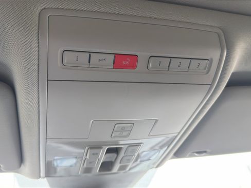 Used 2019 Volkswagen Atlas SEL Premium image 24