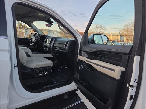 Used 2020 Ford Expedition Max Platinum image 29