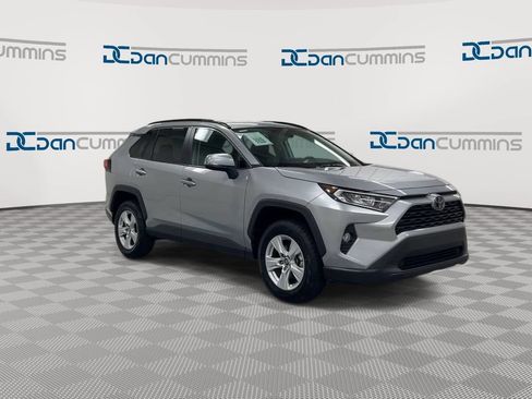 Used 2021 Toyota RAV4 XLE FWD image 2