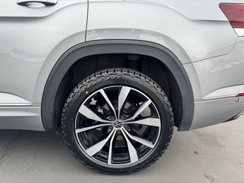 Used 2024 Volkswagen Atlas SEL Premium R-Line image 11