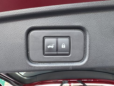 Used 2024 Nissan Pathfinder SL AWD/4WD image 33