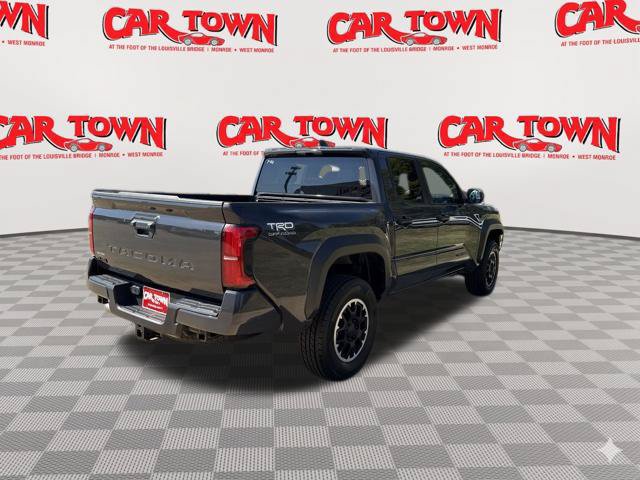 Used 2024 Toyota Tacoma TRD Off-Road AWD/4WD image 3