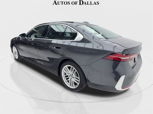 Used 2024 BMW 530i image 10