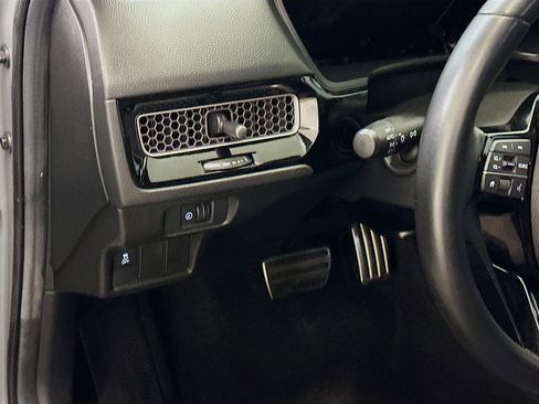 Used 2025 Honda Civic Sport image 17