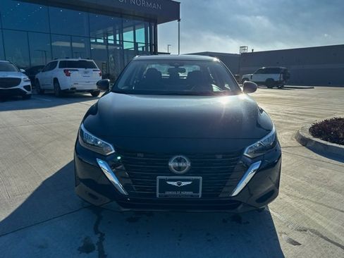 Used 2025 Nissan Sentra SV image 8