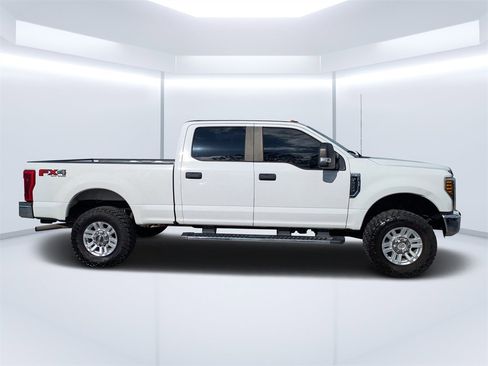 Used 2019 Ford F250 XL w/ STX Appearance Package image 2