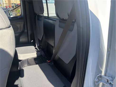 Used 2017 Toyota Tacoma SR5 image 12