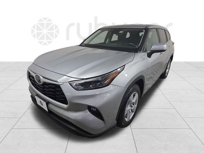 Used 2024 Toyota Highlander LE