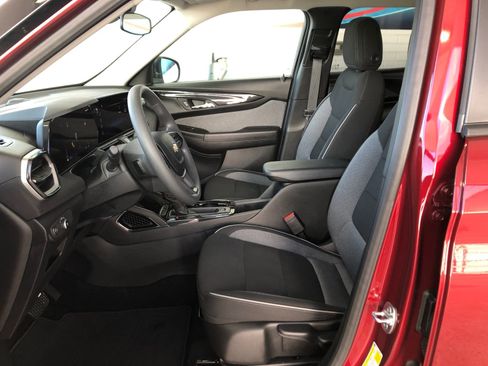 Used 2025 Chevrolet TrailBlazer LS w/ LS Convenience Package image 19