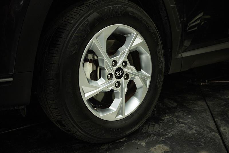 Used 2023 Hyundai Tucson SE AWD/4WD image 3