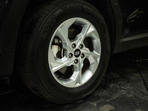 Used 2023 Hyundai Tucson SE AWD/4WD image 3