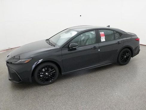 New 2026 Toyota Camry SE FWD image 5