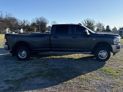 Used 2024 RAM 3500 Tradesman w/ Chrome Appearance Group image 6