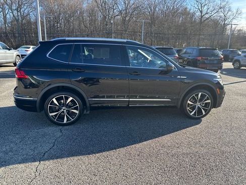 Certified 2022 Volkswagen Tiguan SEL R-Line image 10