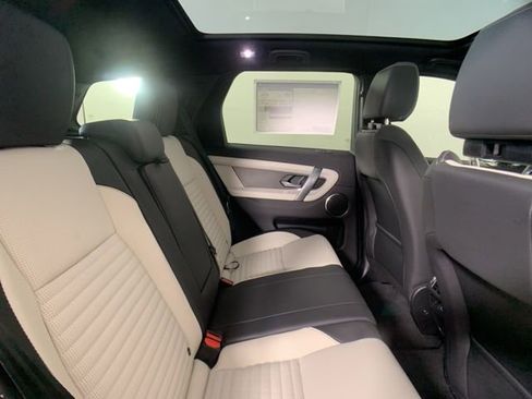 Certified 2025 Land Rover Discovery Sport Dynamic SE image 31